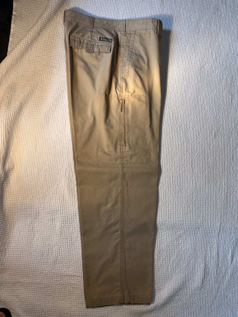 Columbia Khaki Cargo Pants, 100% Cotton, size 38, Heavier Weight Dress, NWOT